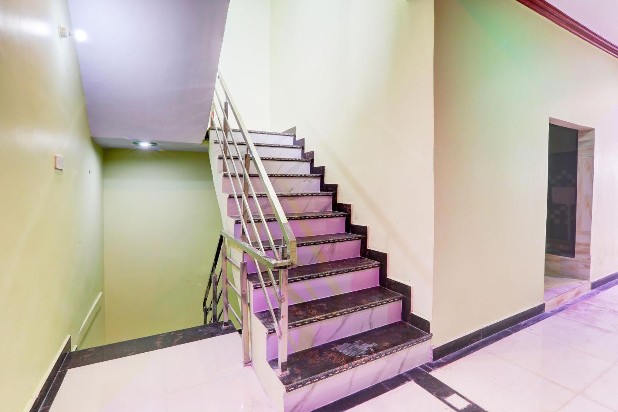 Hotel O Mandakini Galaxy Hotel كانبور المظهر الخارجي الصورة